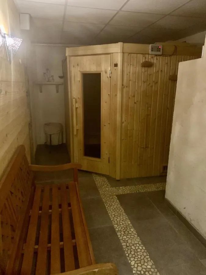 **  Hotel L'Equipe Le Sauze France